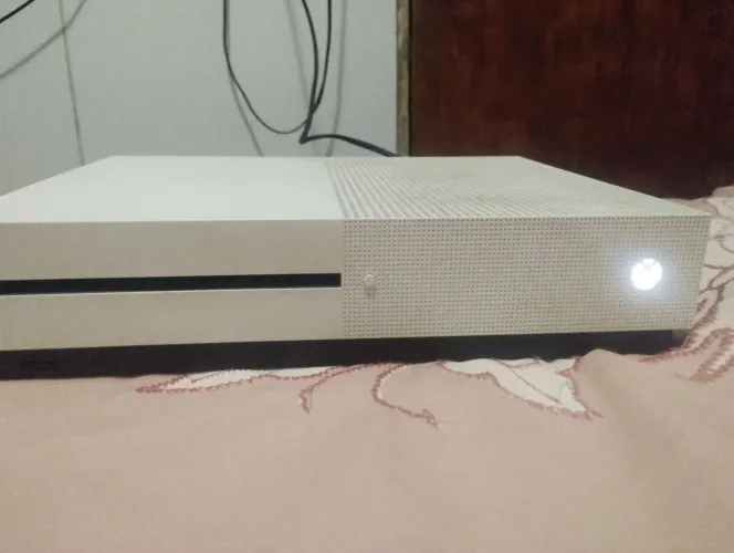Xbox one S (usado e em perfeito estado)
