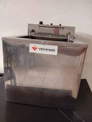 Vende se fritadeira elétrica industrial de mesa 23 litros super conservado