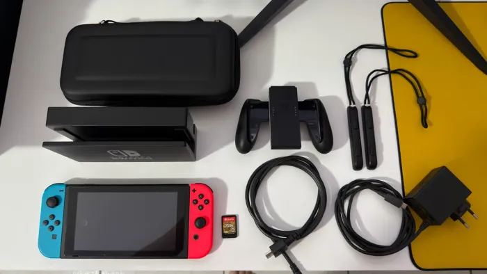 Nintendo Switch 32GB completo e com jogo Zelda 