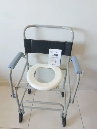 Cadeira de banho desmontável