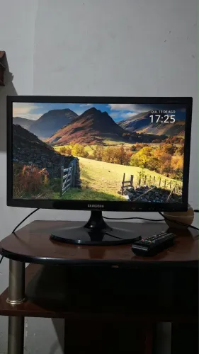 Tv Monitor Samsung 22?