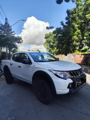 Mitsubishi L200 Tri. Outdo. GLS 2.4 CD 4X4 Die. AUT 2023