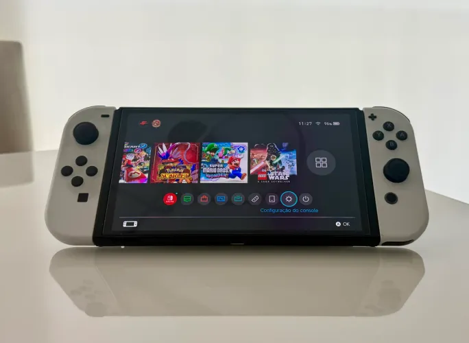 Nintendo Switch + Joycon Extra + Case de Transporte