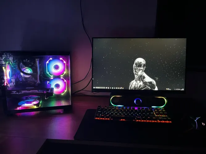 PC GAMER, RODANDO TUDO.