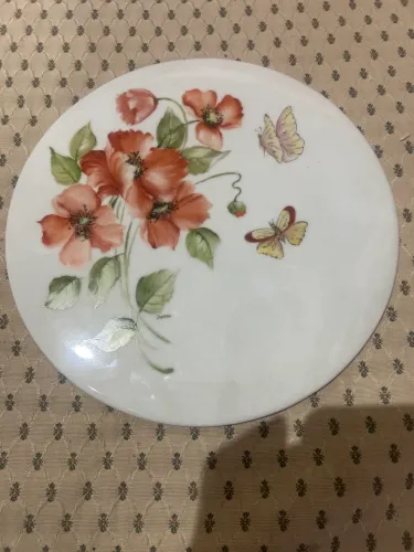Medalhão em porcelana polovi pintado a mão