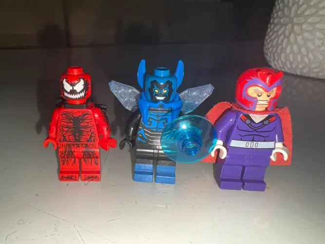 Lego Besouro Azul, Carnificina e Magneto