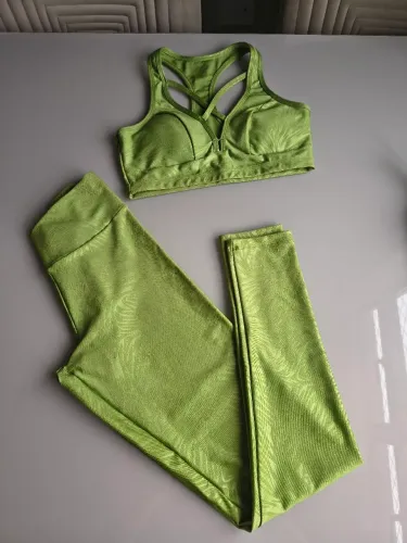 Conjunto legging e top de academia dlk
