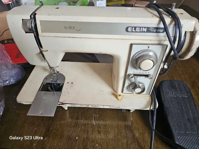 MAQUINA DE COSTURA ELGIN Elétrica