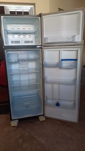 Vende-se Geladeira 