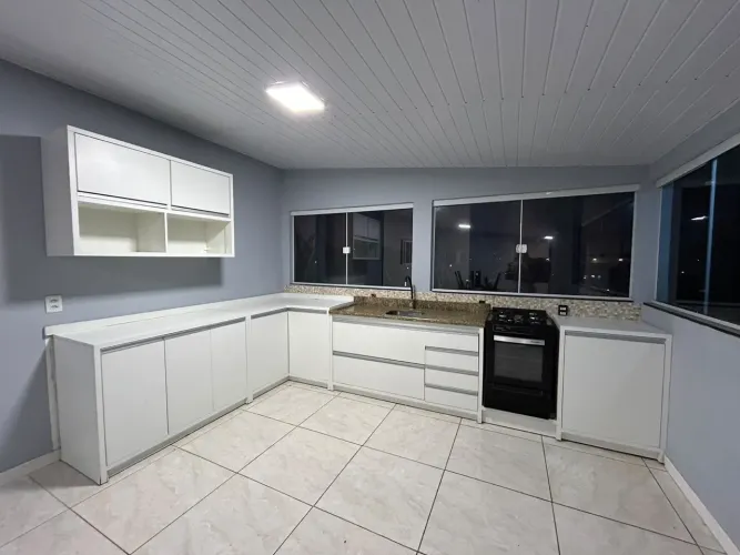 CASA COM 3 DORMITÓRIOS