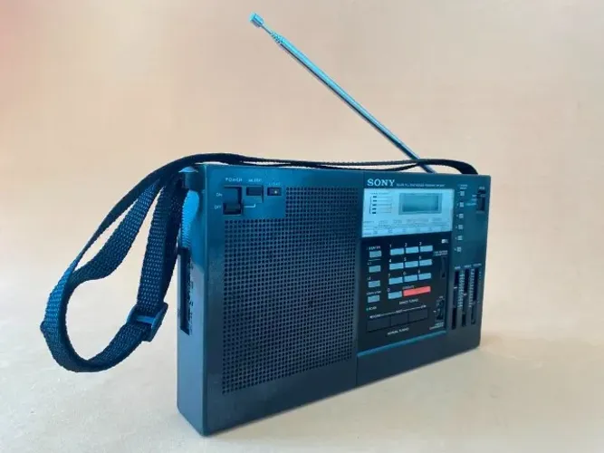 Rádio Sony Antigo modelo: ICF-2001