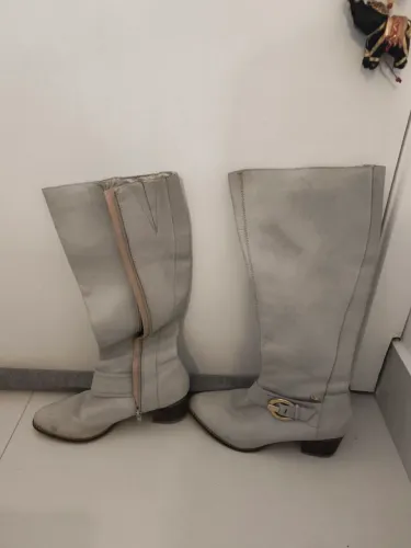 Botas de couro 35 e 35