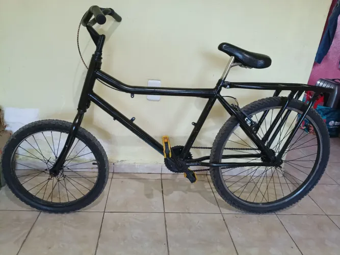 Vendo essa bicicleta cargueira faltando apenas fazer uma manutenção ela anda normal