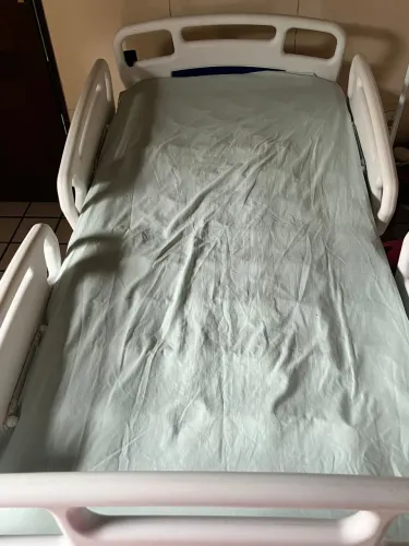Cama Hospitalar tipo Fawler Elétrica