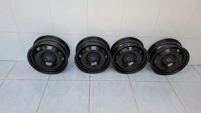 Jogo de Rodas Aro 15 Originais Fiat + Calotas (Novos) - Oportunidade!
