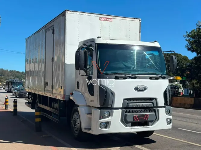Caminhão Ford Cargo 1317 Toco Baú Ñ Atron 1318 1319 15180