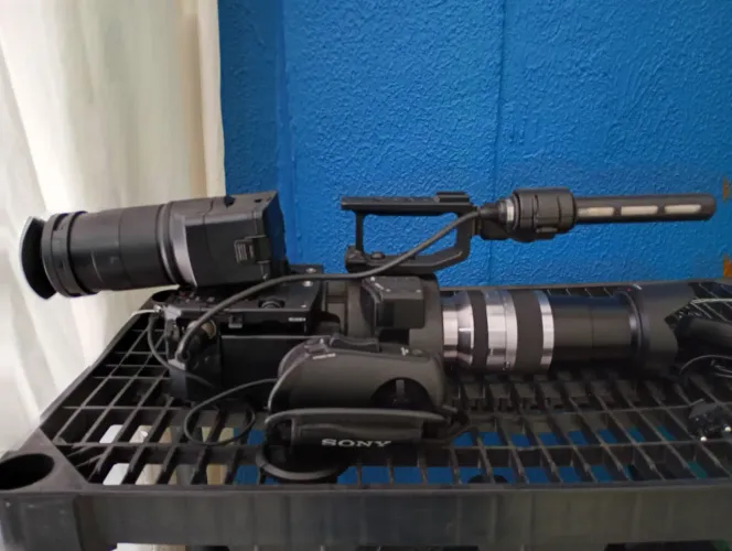 Camera de cinema Sony NEX FS700
