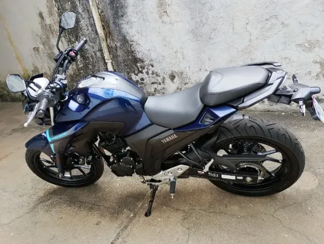 FZ25 Connected Azul 25/26