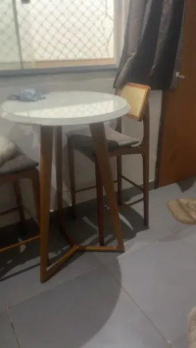 Bistrô e banquetas
