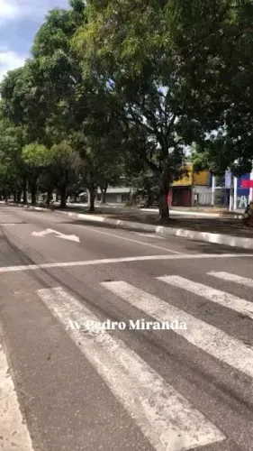 ELOISA VENDE LOTE EM VILA com 125 m² SENDO 5 X 25 NA AV. PEDRO MIRANDA em Pedreira - Belém