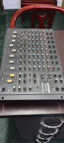 Mesa de som Wattson Ciclotron 8 canais 