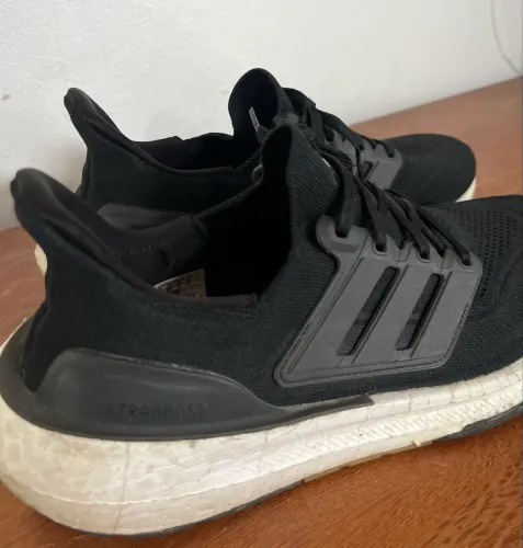 Tenis Adidas Ultraboost feminino preto 40
