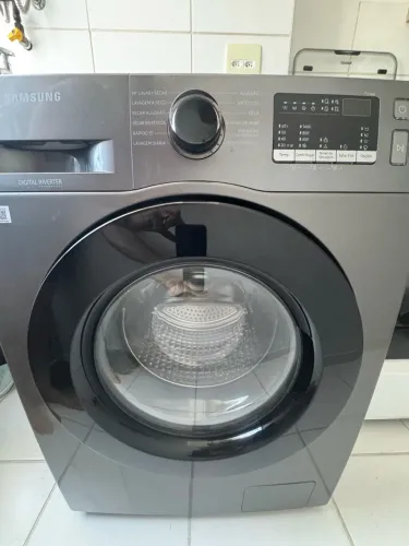 Lava e seca Samsung novinha (1 ano de uso)