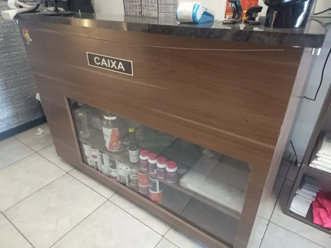Balcão para Loja MD com Vidro e Gavetas com chave 