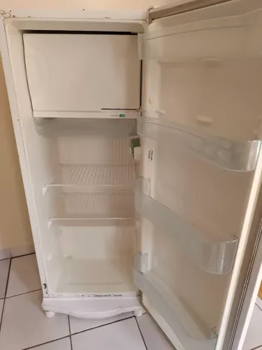 Geladeira Cônsul Gelo Seco
