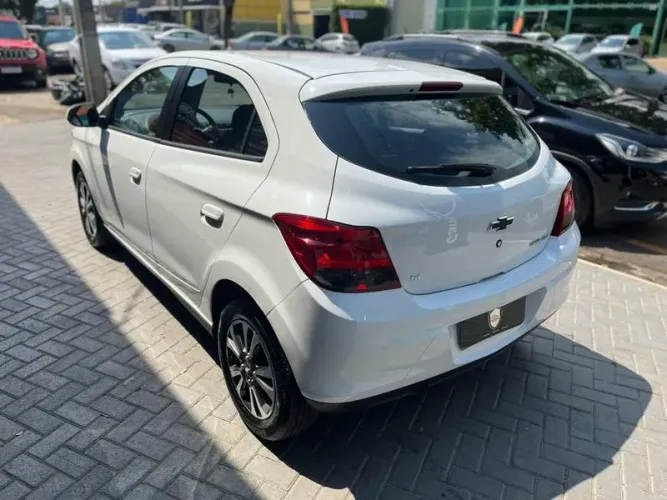 Chevrolet Onix Hatch LTZ 1.4 8V Flex Mec. 4P 2014