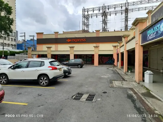 IMÓVEL COMERCIAL COM RENDA À VENDA NO BRÁS