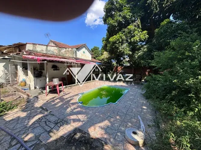 Casa independente com 02 Quartos, Quintal Amplo e Piscina em Cavalcanti