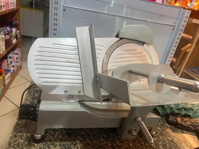 Fatiadeira semi automático 