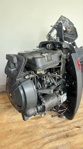 MOTOR DE POPA EVINRUDE TORNADO 35 HP - CLÁSSICO E ROBUSTO