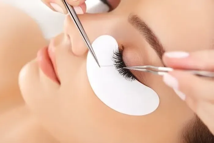 Preciso de modelos para extensão de cílios.