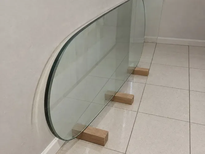 VIDRO TEMPERADO 10MM GIGANTE 2,50x1,22M - LAPIDADO - ÓTIMO ESTADO