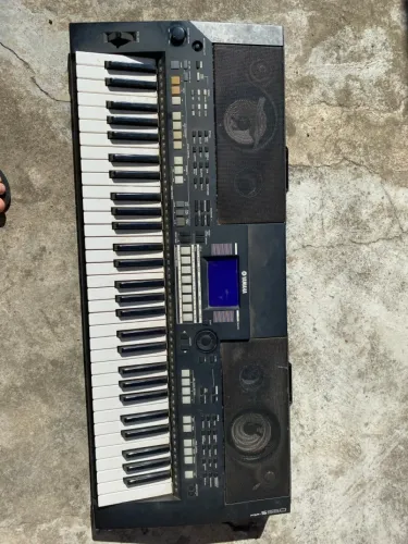 Anúncio de um teclado semi novo