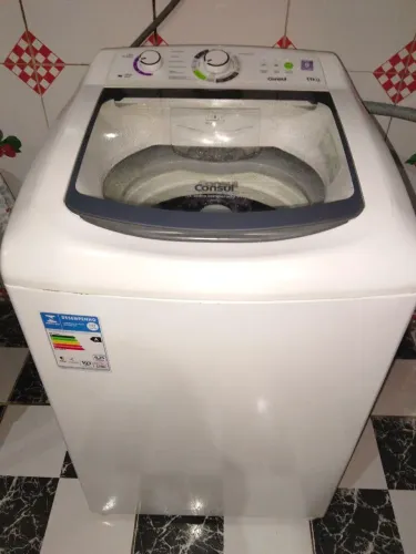 Vendo máquina de lavar roupa 11kg Consul muito boa leia descrição do anúncio funcionando p