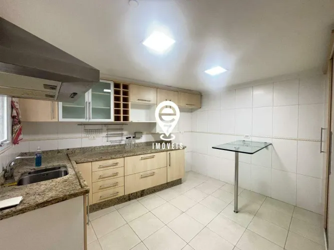 Sobrado para Locação com 3 Quartos, 4 Banheiros e 3 Vagas na Vila Mariana - São Paulo/SP