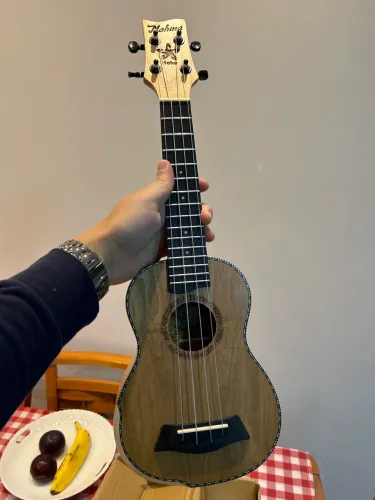 UKULELE MAHINA HOKU PREMIUM *MOSCA BRANCA *