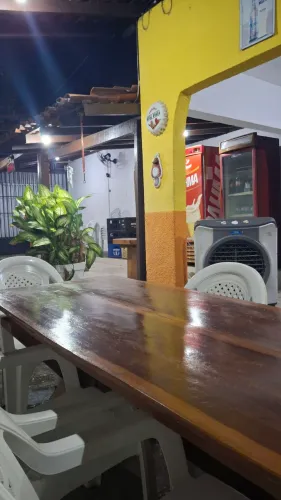 Vaga de emprego para atendente em bar e depósito de Bebidas.