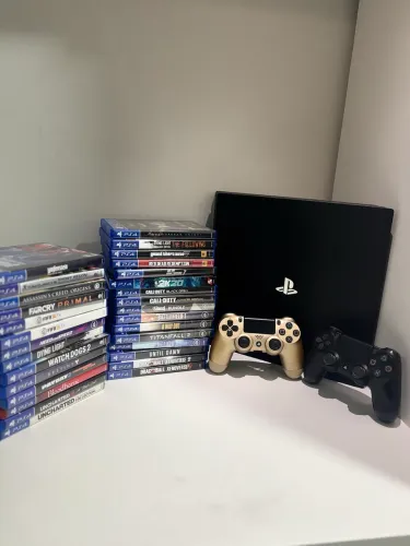 PS4 PRO 1 TB EXCELENTE CONDIÇÃO + 30 JOGOS + 2 CONTROLES