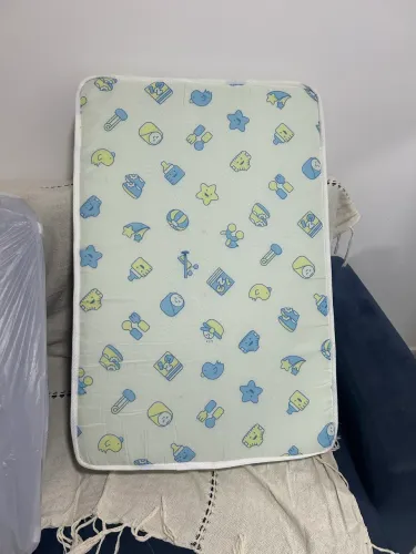 Berço portátil com colchão