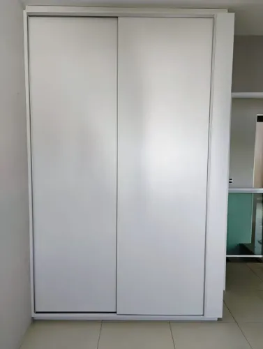 Guarda-Roupa projetado branco 
