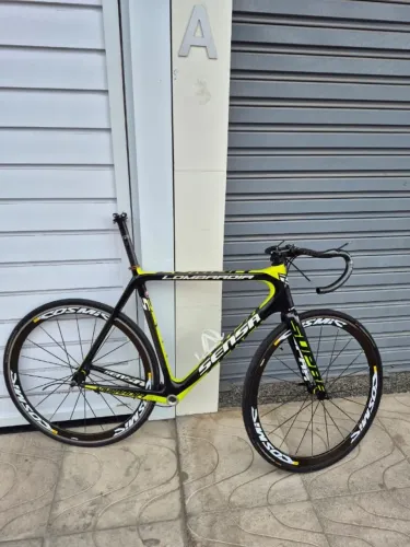 Vendo Quadro de Speed ( Carbono) e componentes. Tamanho 58