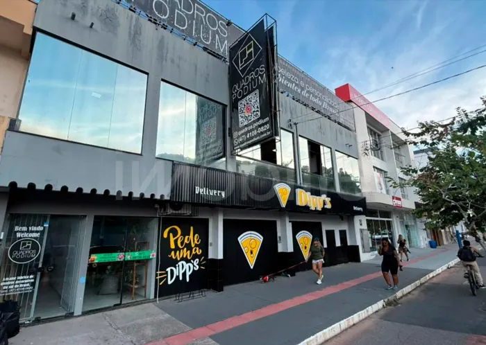 Prédio comercial Melzzi em Balneario Camboriu.
