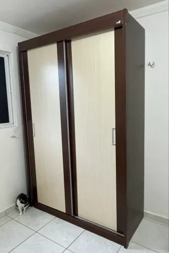 Vendo guarda-roupa de solteiro