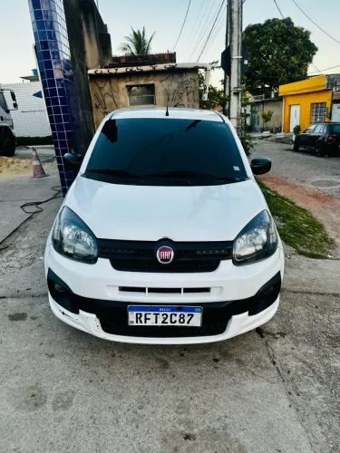 Fiat Uno Attractive 1.0 EVO Fire Flex 8V 5P 2021
