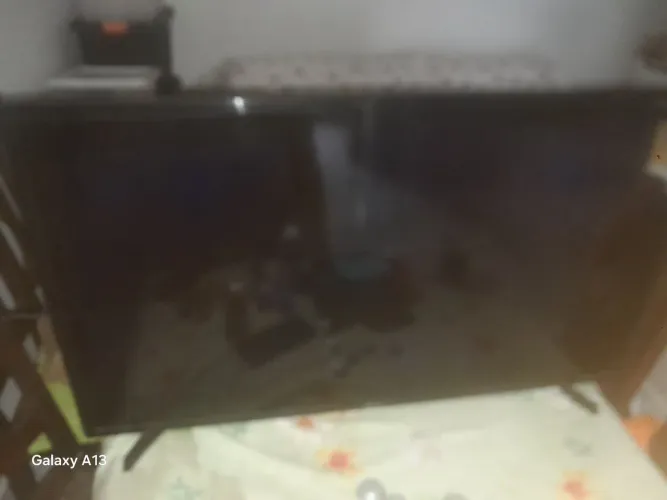 TV Samsung com a tela quebrada 