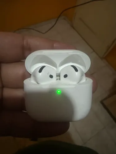 AirPods 3g não acompanha cabo e nem caixa funcionando normalmente